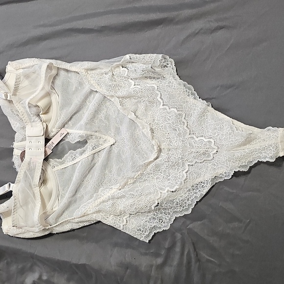 Victoria's Secret White Lace Bodysuit - Picture 3 of 3
